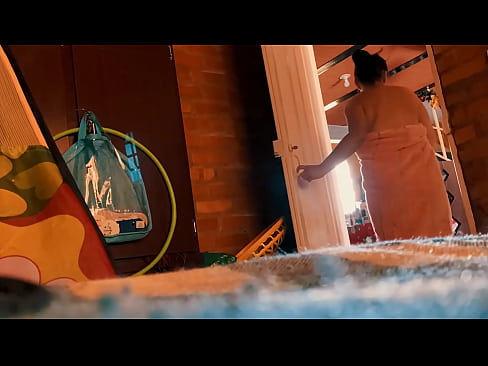 ❤️ דודי הולך אחרי למקלחת, הוא מזיין אותי בזמן שאני מתקלח. ❤️❌ סקס איכותי אצלנו ❌️❤